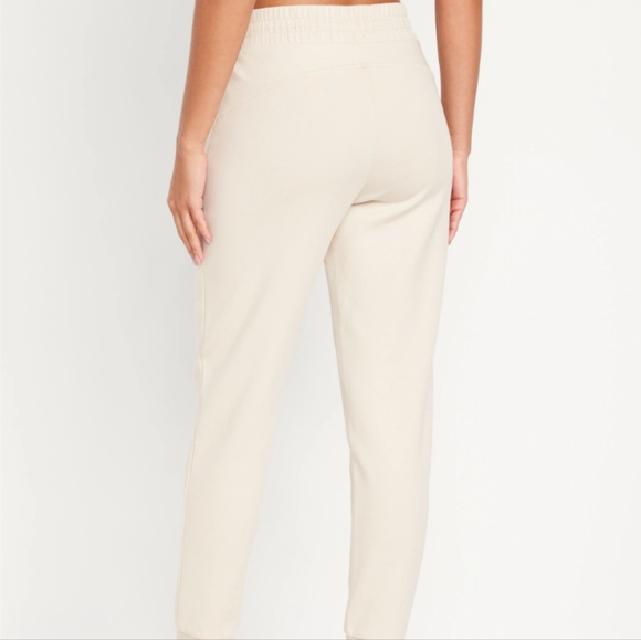 Old Navy joggers - Picture 4 of 6